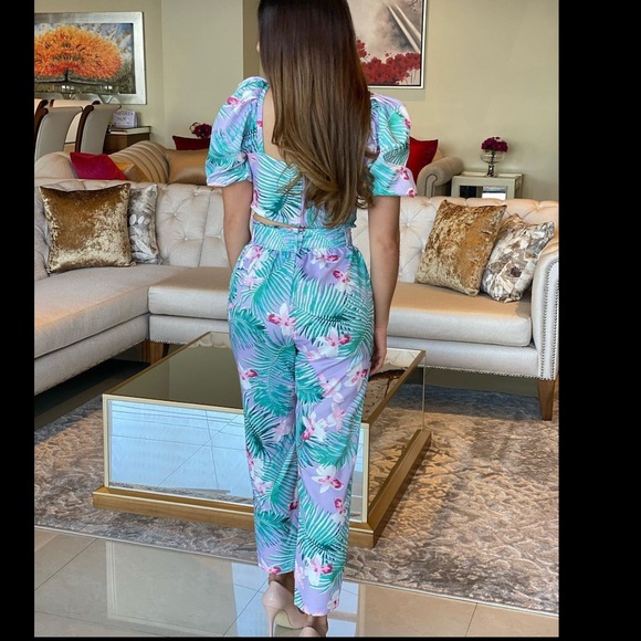 Two piece set - Picture 2 of 2